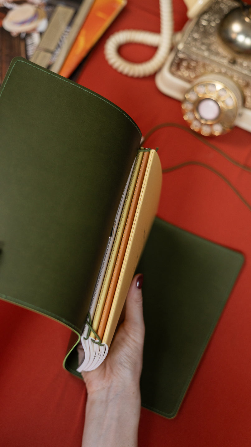 Creator's Friend: Refillable Trifold Folio